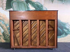 鋼琴知識 鋼琴的外殼樣式 顏色與規(guī)格有什么關(guān)系嗎